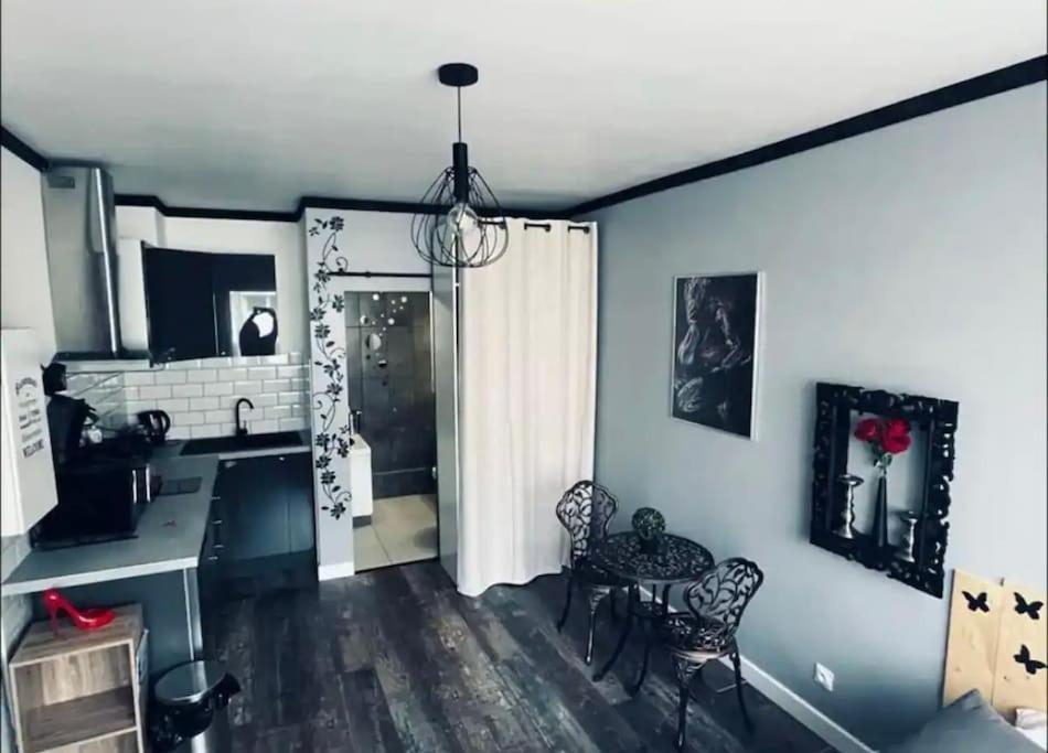 Orphelin Studio Avec Balneo Proche Centre Ville Ρενς Εξωτερικό φωτογραφία