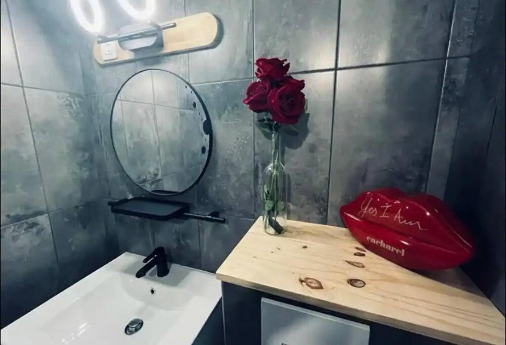 Orphelin Studio Avec Balneo Proche Centre Ville Ρενς Εξωτερικό φωτογραφία